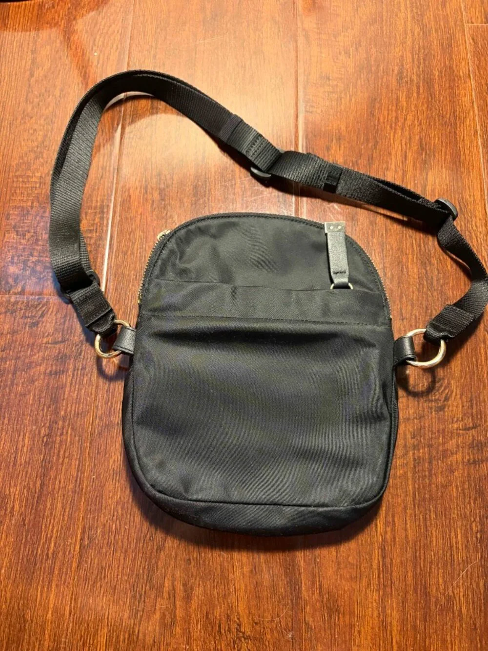 Lululemon Festival Bag in Black with gold details